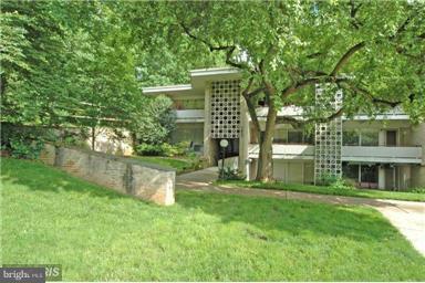 7537 Spring Lake Dr in Bethesda, MD - Building Photo