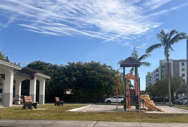 13800 NE 3rd Ct in North Miami, FL - Building Photo - Building Photo