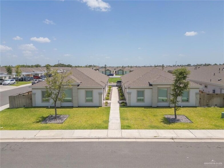 5601 Sandpiper Ave, Unit 3 in McAllen, TX - Building Photo