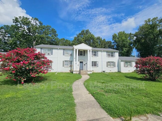 1400 Roslyn Dr