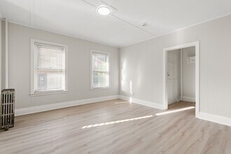 122 Saratoga St in Boston, MA - Foto de edificio - Building Photo