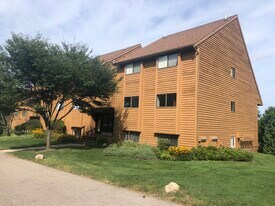 6711 Boca Vista Dr NE #202