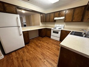 242 Highland Park Dr in Athens, GA - Building Photo - Building Photo