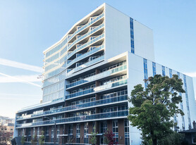 255 Sunview St in Waterloo, ON - Building Photo