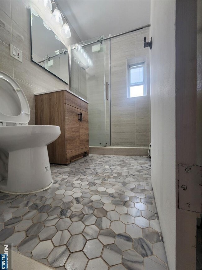 68 W Main St in Bogota, NJ - Building Photo - Building Photo