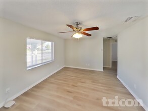 7812 Tiburon Dr in Largo, FL - Building Photo - Building Photo