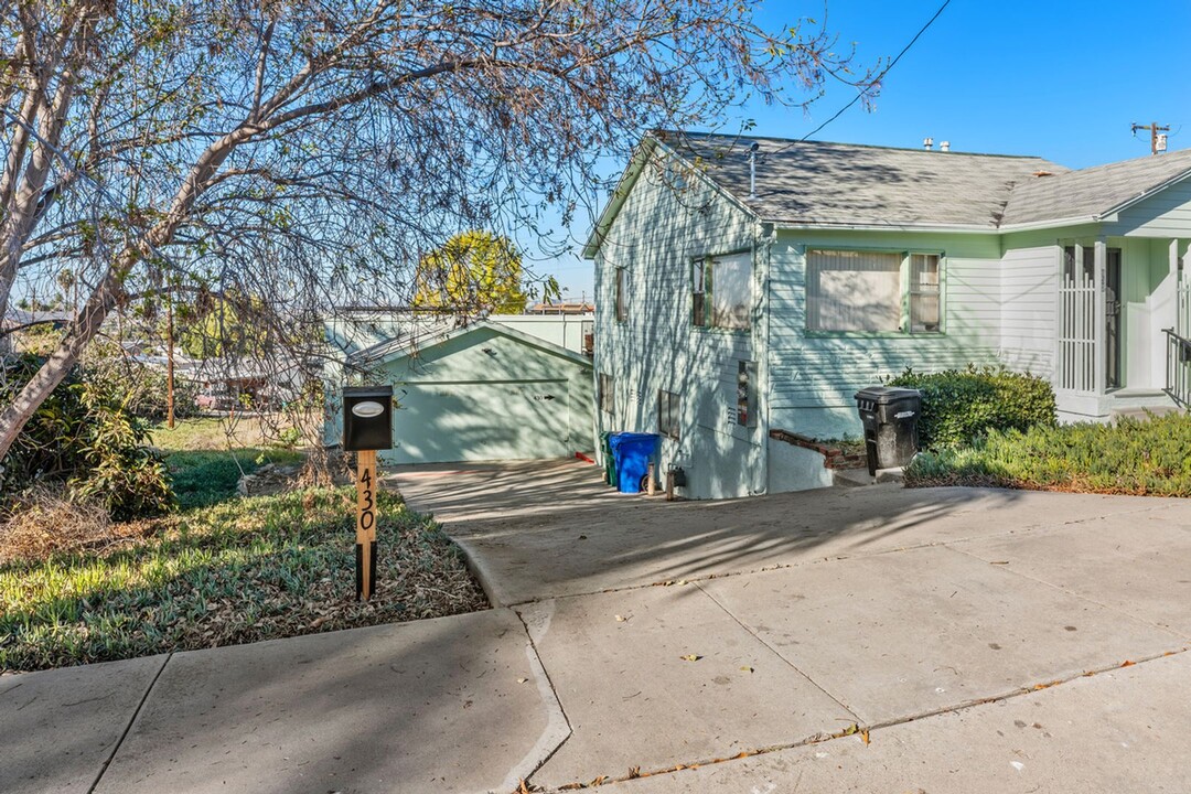 430 Las Flores Terrace in San Diego, CA - Building Photo