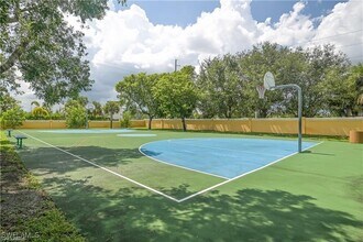 7512 Bristol Cir in Naples, FL - Building Photo - Building Photo