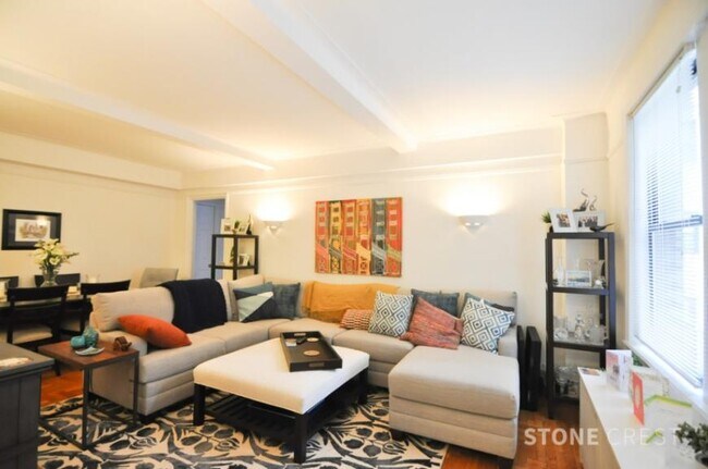 900 W End Ave in New York, NY - Building Photo - Building Photo