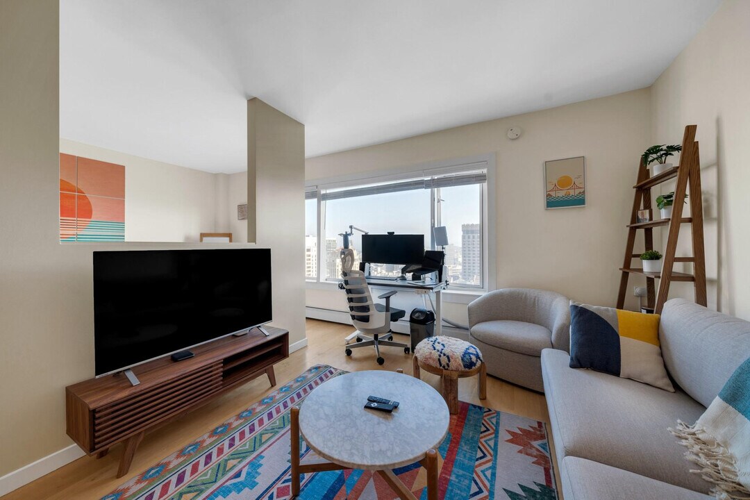 355 Berry St in San Francisco, CA - Building Photo