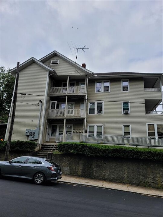 8 Grand St-Unit -3R in Woonsocket, RI - Building Photo