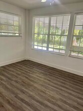 4715 Collier Rd in Greenacres, FL - Foto de edificio - Building Photo