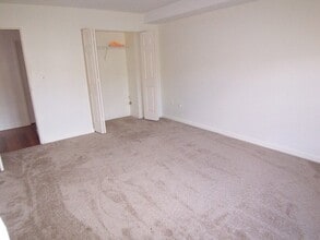 1 Watermill Pl, Unit 1 Watermill Place #426 in Arlington, MA - Foto de edificio - Building Photo