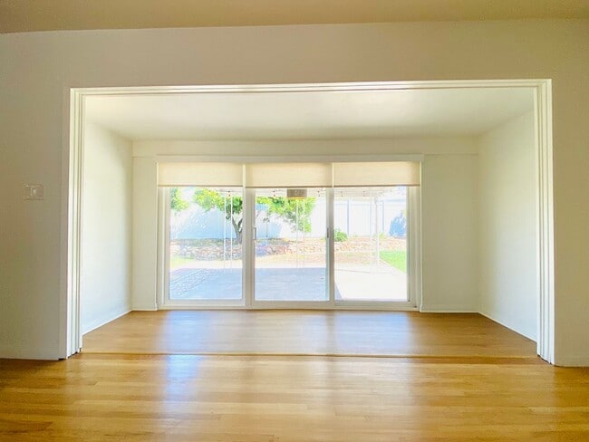 5622 Easton Ave in San Diego, CA - Foto de edificio - Building Photo