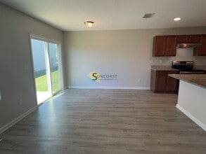 9205 Western Way in Jacksonville, FL - Building Photo - Building Photo