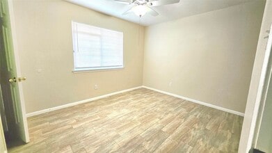 7011 Biton Dr in Houston, TX - Building Photo - Building Photo
