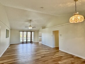 201 Seminole Cir in Loudon, TN - Building Photo - Building Photo