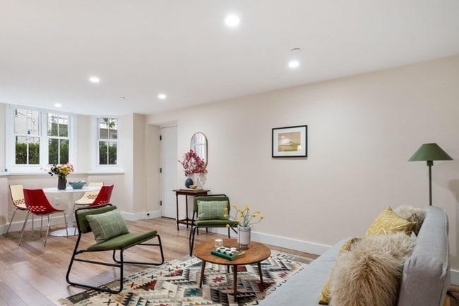 18 Whitney Ave in Cambridge, MA - Foto de edificio - Building Photo