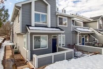 1080 S Walden Way-Unit -108 in Aurora, CO - Foto de edificio - Building Photo