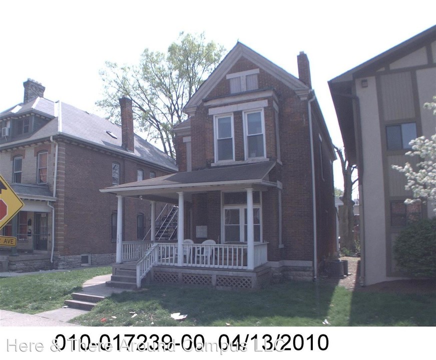 133 W 10th Ave in Columbus, OH - Building Photo