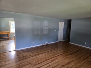 1032 Bonnie Brae Ln in Lake Geneva, WI - Building Photo - Building Photo