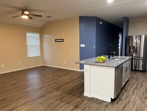104 Granville Ct in Jarrell, TX - Building Photo - Building Photo