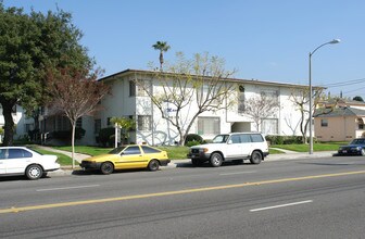 Chevy Chase Manor in Glendale, CA - Foto de edificio - Building Photo