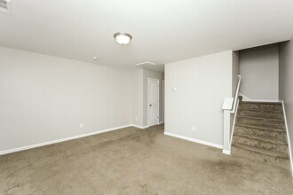8035 Logan Dr in La Vergne, TN - Building Photo - Building Photo