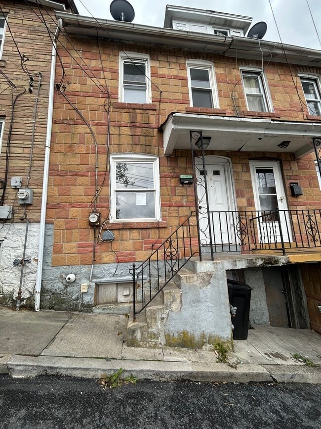 property at 932 Sullivan St