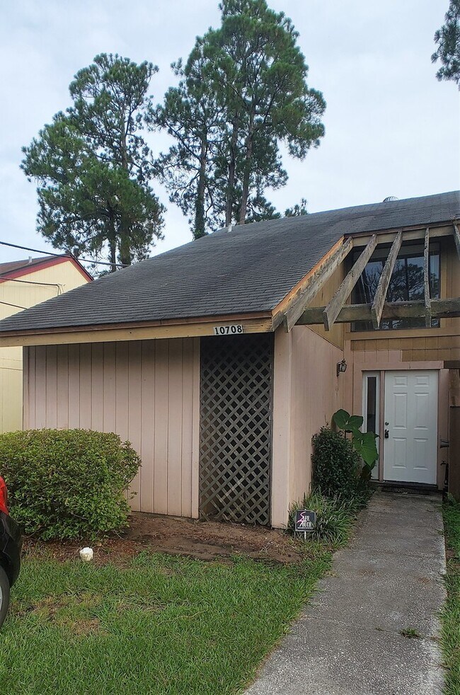property at 10708 Alden Rd
