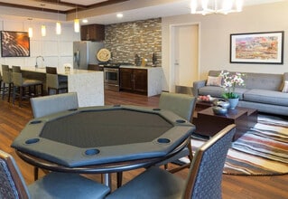 256 N Addison Ave in Elmhurst, IL - Building Photo - Building Photo