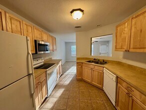 208 Sawyer Ln in Apalachicola, FL - Building Photo - Building Photo