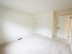 2 Shanbrook Dr in Rochester, NY - Building Photo - Building Photo