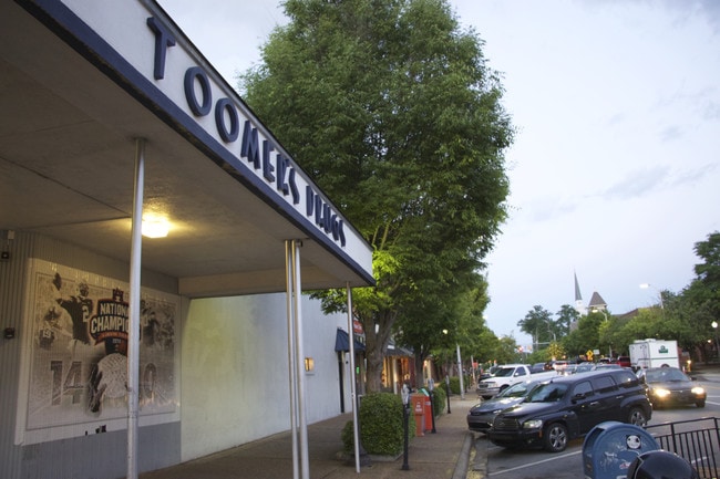 Magnolia Plaza Condos in Auburn, AL - Building Photo - Building Photo