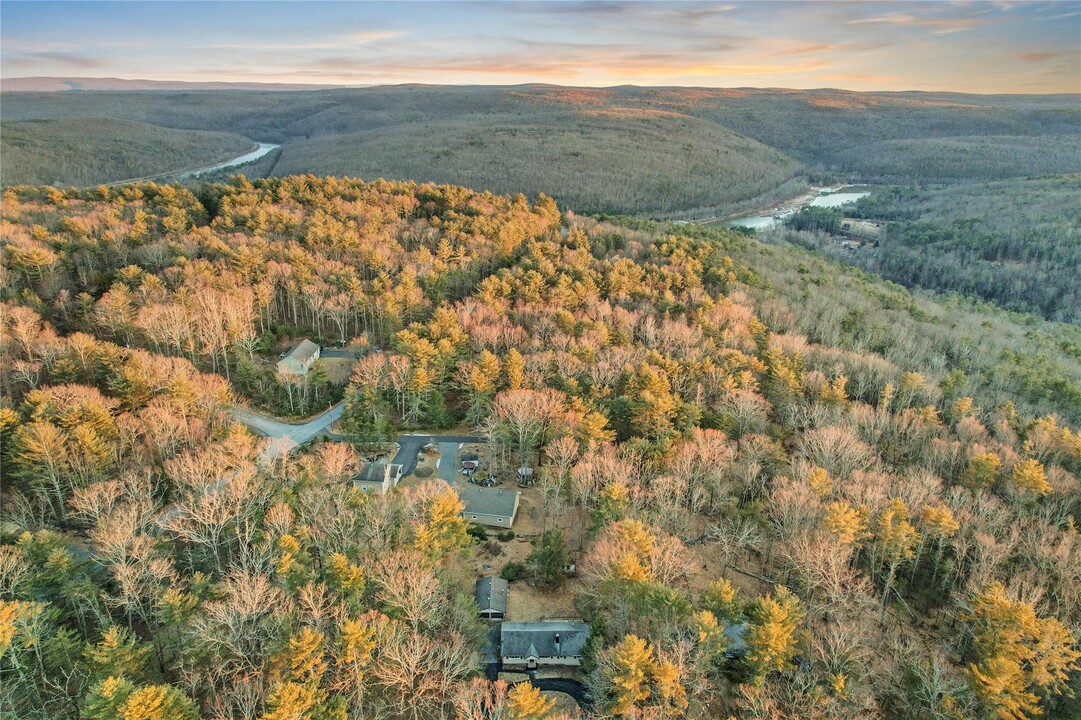 533 White Rd in Glen Spey, NY - Building Photo