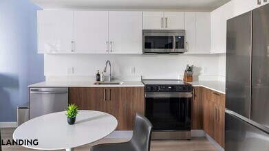 3830 NW 11th St, Unit 1-206 in Miami, FL - Building Photo - Building Photo