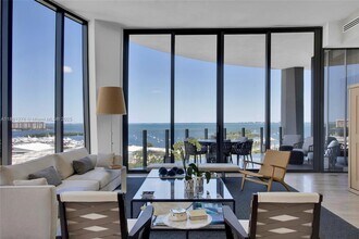 2811 S Bayshore Dr in Miami, FL - Building Photo - Building Photo