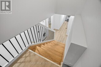 25 Chamberlain Ave in Toronto, ON - Building Photo - Building Photo