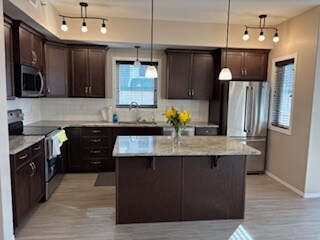 1220 Blackfoot Dr in Regina, SK - Building Photo - Building Photo