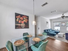 4402 Holland Ave in Dallas, TX - Building Photo