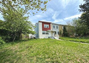 883 Wedgewood Dr in Lansdale, PA - Building Photo - Building Photo