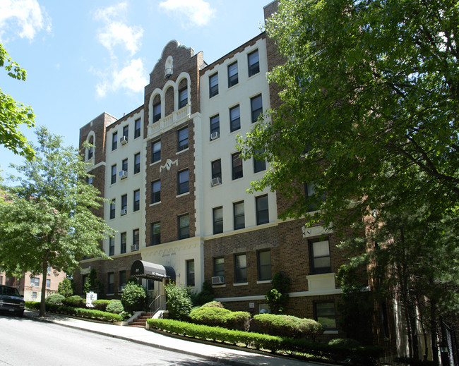 Granada Arms in White Plains, NY - Building Photo - Building Photo