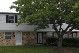 2208 Perkins Ct in Columbus, OH - Building Photo
