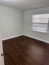 4871 Lake Aljaro Lk in Riviera Beach, FL - Building Photo - Building Photo