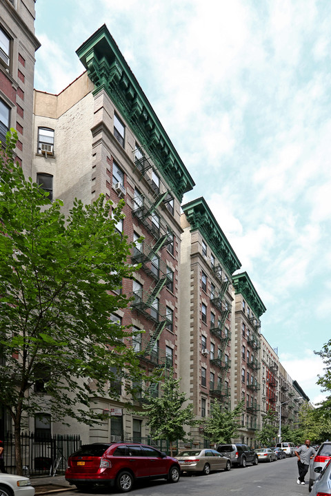 Elevatored Apartment Building in New York, NY - Foto de edificio