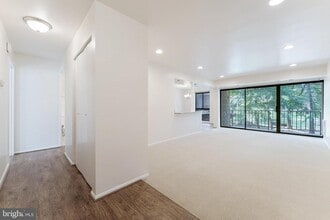 2002 Colts Neck Rd in Reston, VA - Building Photo - Building Photo