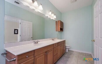 624 Clyde Ct in San Marcos, TX - Building Photo - Building Photo