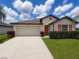 4117 San Clemente Ct in North Fort Myers, FL - Building Photo