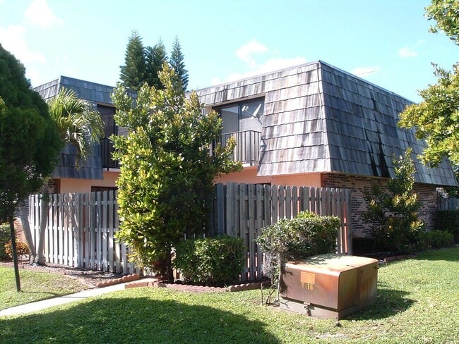 property at 1714 Forest Lakes Cir