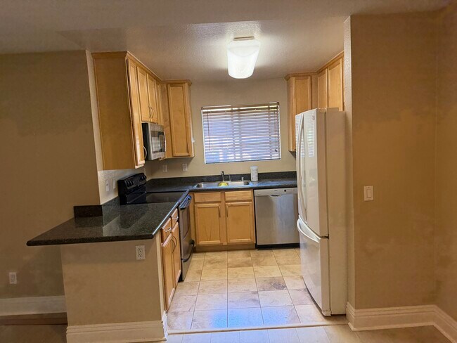 2525 San Gabriel Way, Unit Unit 108 in Corona, CA - Building Photo - Building Photo